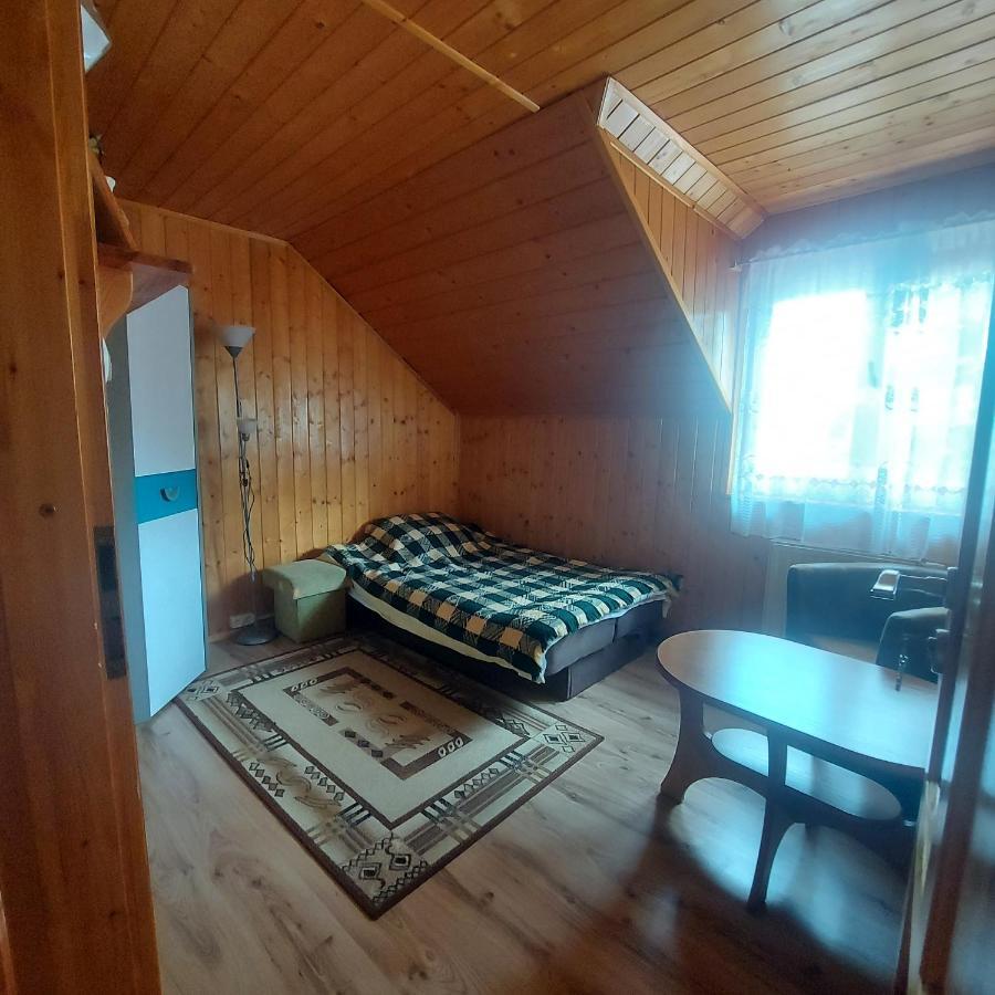 Pokoje Goscinne U Huberta Sablówka Exteriör bild