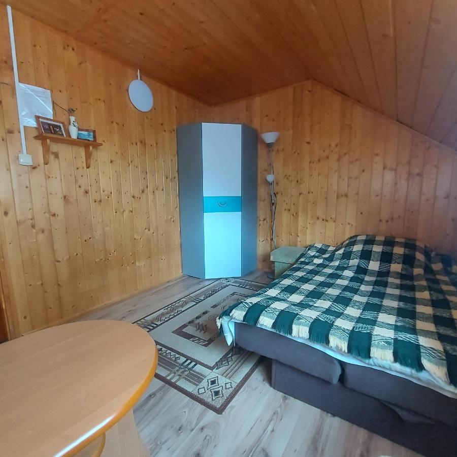 Pokoje Goscinne U Huberta Sablówka Exteriör bild
